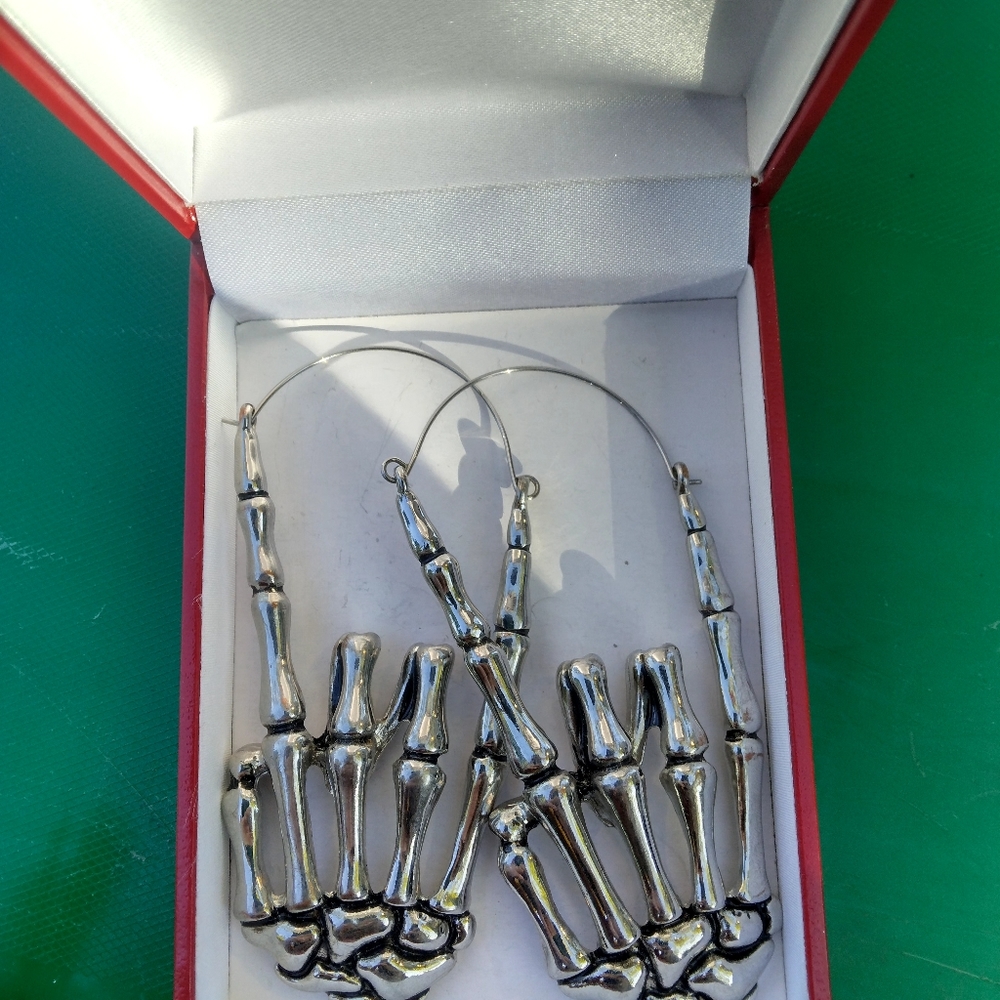 Skeleton hand earrings
